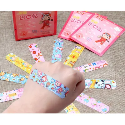 băng keo cá nhân cute hộp 100 miếng băng keo cá nhân cute hộp 100 miếng