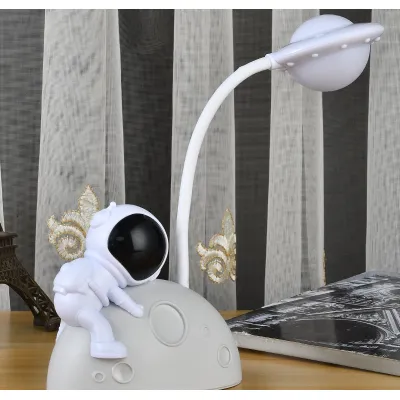 đèn học để bàn tích điện chống cận hình phi hành gia 2 chế độ sáng đèn học để bàn tích điện chống cận hình phi hành gia 2 chế độ sáng
