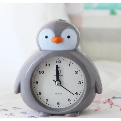 đồng hồ báo thức chim cánh cụt họa tiết dễ thương nhiều màu sắc đồng hồ báo thức chim cánh cụt họa tiết dễ thương nhiều màu sắc